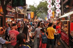 Bustling atmosphere at Muslim Quarter