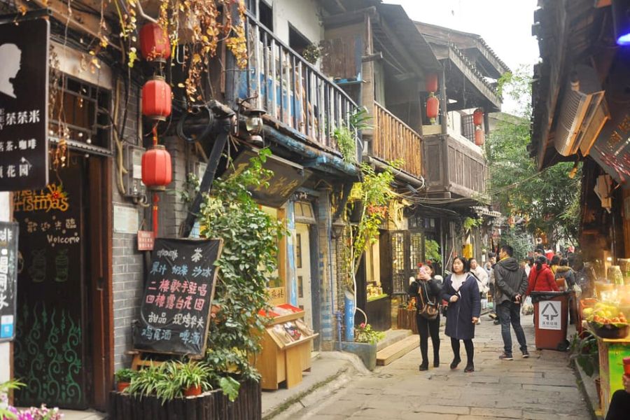 Cruise passengers joining a walking tour in China