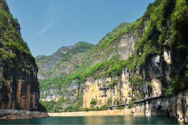 Little Three Gorges of the Yangtze River in china family tour