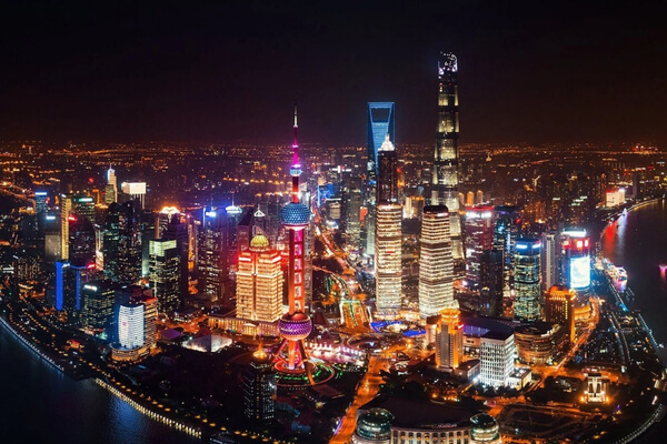 Mount Huangshan tour starting point in Shanghai with bustling streets