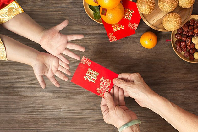 Red Envelopes – Giving Best Wishes in Chinese New Year