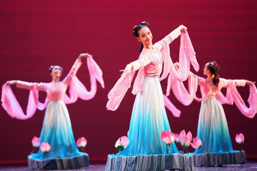 chinese dances traditional culture with lotus dance - travel to china with china trusted agency