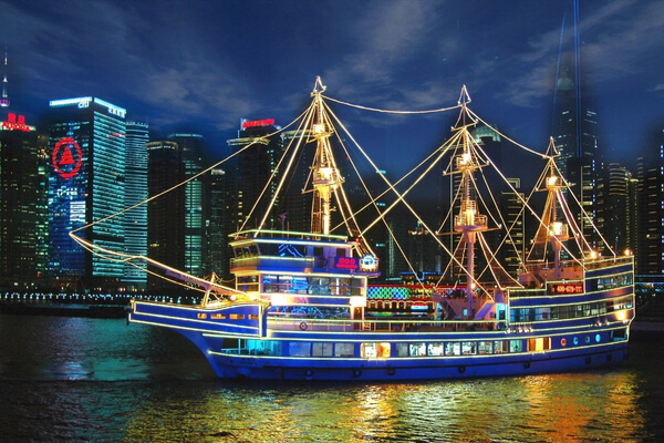 have a cruise trip through the Huangpu River with china family tour